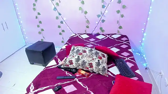 ambersmitx online show from December 2024 01:49:01 PM