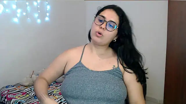 zaritagape21 online show from September 2025 04:40:02 AM