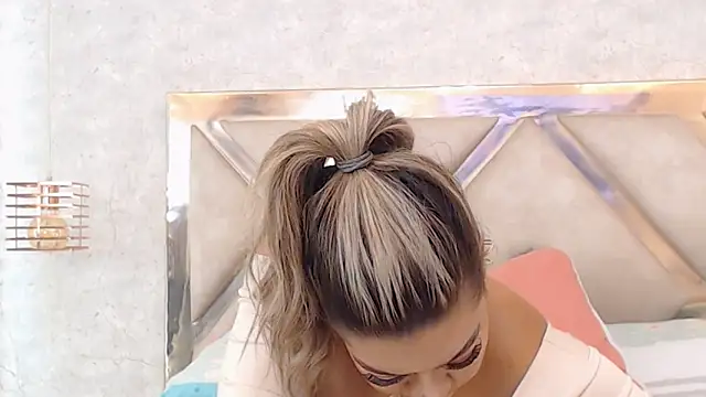 Snapshot of JoannaStanford chatting on January 2025 12:33:01 AM JoannaStanford online show from January 2025 12:33:01 AM