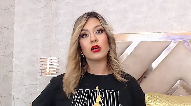 Snapshot of JoannaStanford chatting on January 2025 12:18:01 AM JoannaStanford online show from January 2025 12:18:01 AM