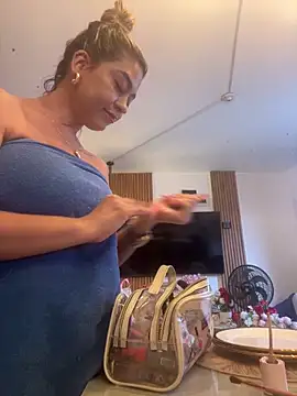 Snapshot of JoannaStanford chatting on October 2025 10:06:02 PM JoannaStanford online show from October 2025 10:06:02 PM