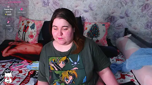 Estelle Hicks online show from February 2025 06:04:01 PM