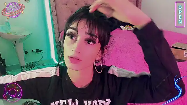 LittleEmmaa online show from December 2024 12:09:02 PM