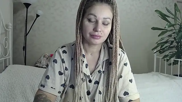 ShyEvaa online show from November 2025 03:36:02 PM