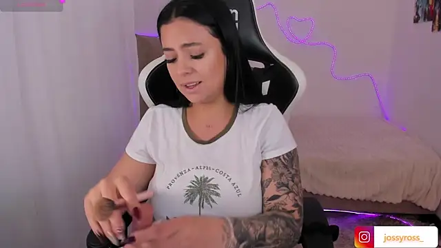 Victoryyy  online show from October 2025 03:34:04 PM