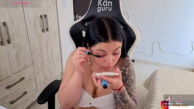 Victoryyy  online show from February 2026 05:11:01 PM