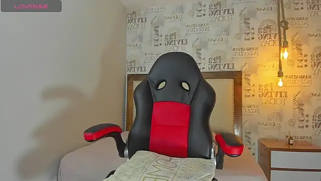 SUNNYCYRUS online show from October 2025 01:41:01 PM