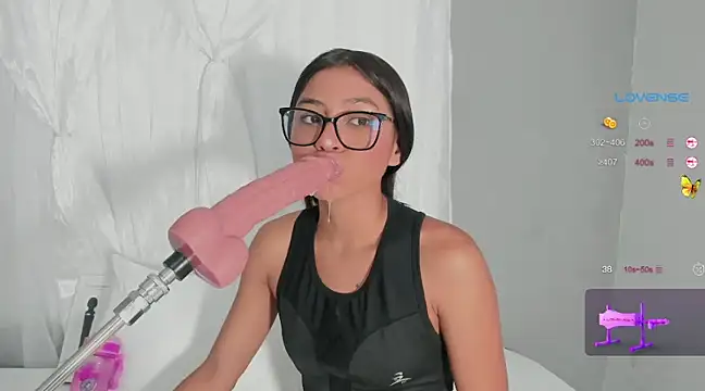 Luna cute 2 online show from February 2025 10:31:01 PM