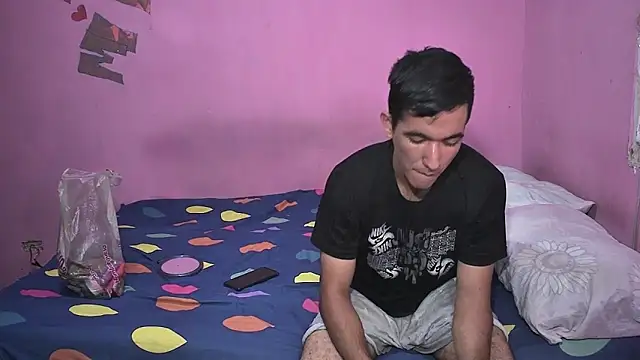 Sweetiefoxxx online show from April 2026 06:57:02 PM