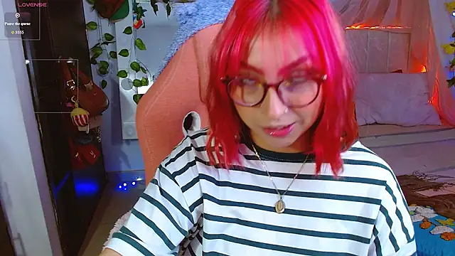 Snapshot of Littlerouse_ chatting on April 2026 09:13:01 AM Littlerouse online show from April 2026 09:13:01 AM
