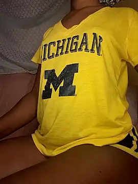 Freya 004 online show from April 2026 06:41:01 AM