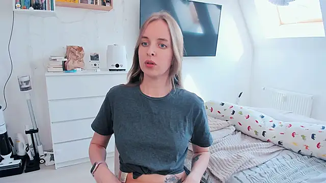 violet blue eyes online show from May 2026 01:27:02 PM