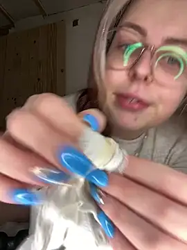 Livewithlucy online show from January 2025 06:45:02 PM