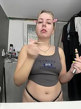 Livewithlucy online show from March 2025 09:57:01 AM