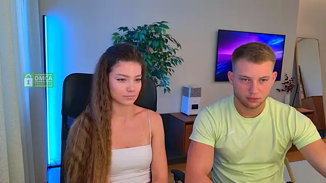 Snapshot of Jony_and_Jessica chatting on July 2026 04:04:02 AM Jony and Jessica online show from July 2026 04:04:02 AM