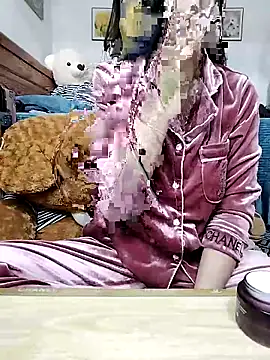 cream1299 online show from February 2026 01:07:02 PM