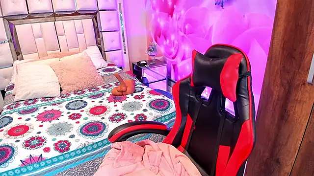 Yelena mutiz online show from December 2025 02:00:01 PM