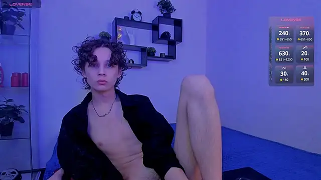 Vampirella GS online show from December 2024 02:32:01 PM