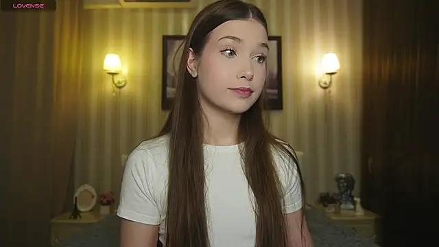  Eva Lee online show from October 2025 08:17:01 PM