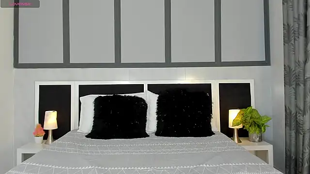 Snapshot of Violet_Rost chatting on January 2025 02:25:02 PM Violet Rost online show from January 2025 02:25:02 PM