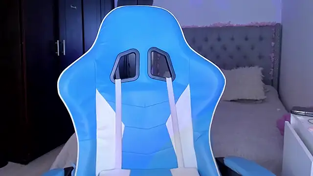 Violet Rost online show from December 2025 03:20:01 PM