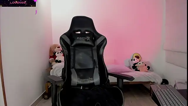 Biancastrongg online show from October 2025 02:57:02 AM