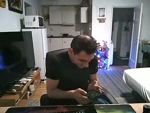 mihaimichael online show from October 2025 11:15:01 PM