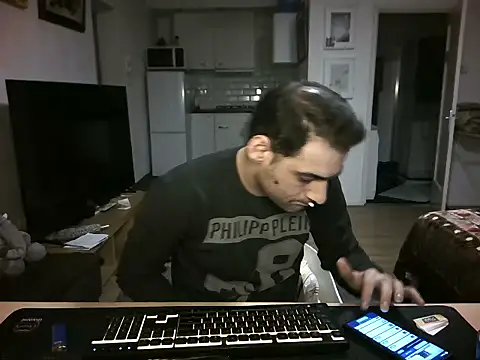 mihaimichael online show from April 2026 12:37:01 AM