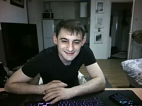 mihaimichael online show from April 2026 11:31:02 PM