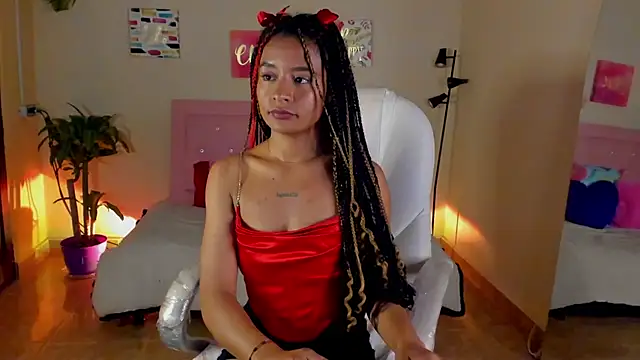 Snapshot of keyla_roberts777 chatting on December 2024 10:45:02 PM keyla roberts777 online show from December 2024 10:45:02 PM