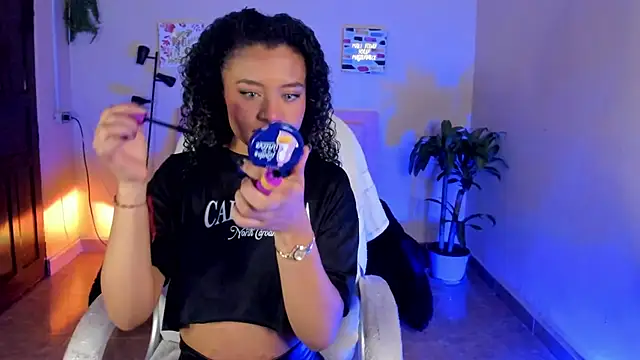 Snapshot of keyla_roberts777 chatting on February 2025 04:15:02 AM keyla roberts777 online show from February 2025 04:15:02 AM