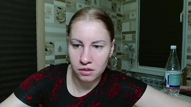 Snapshot of TherestlessKitty chatting on June 2026 10:21:02 PM TherestlessKitty online show from June 2026 10:21:02 PM