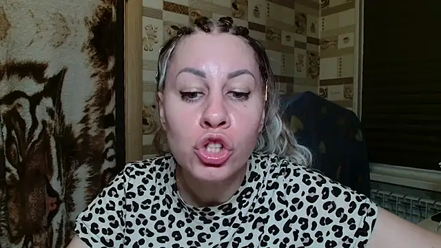 Snapshot of TherestlessKitty chatting on July 2026 10:16:01 PM TherestlessKitty online show from July 2026 10:16:01 PM