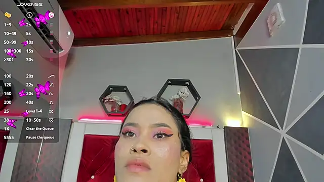 Snapshot of Karoll014 chatting on December 2024 11:48:01 AM Karoll014 online show from December 2024 11:48:01 AM