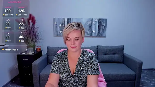 Julia Wilsone online show from October 2025 12:28:01 PM