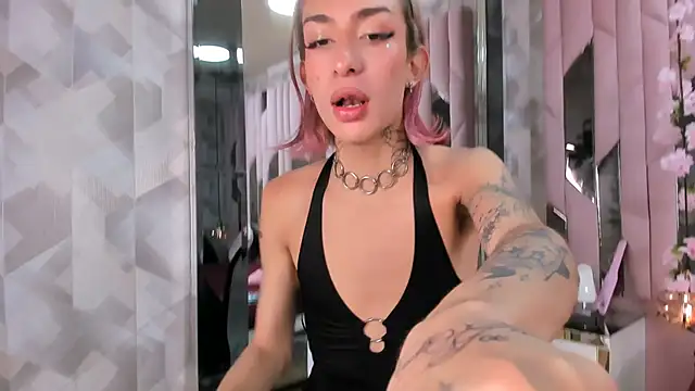 MadisonWood01 online show from February 2025 01:51:01 PM