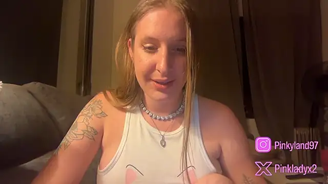 Snapshot of Pinkyladyxxx chatting on May 2026 11:34:04 PM Pinkyladyxxx online show from May 2026 11:34:04 PM