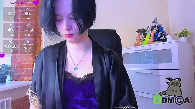 Alina Mills online show from December 2024 10:51:02 AM