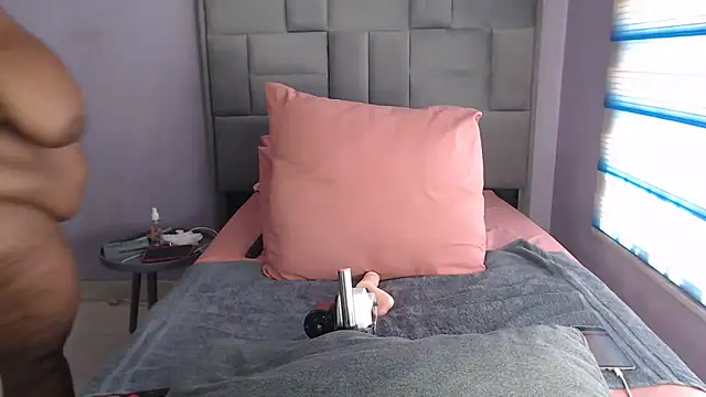 bustytitsxxx online show from October 2025 08:47:02 AM