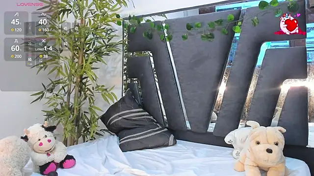 Black Rose2 online show from February 2025 05:47:02 PM