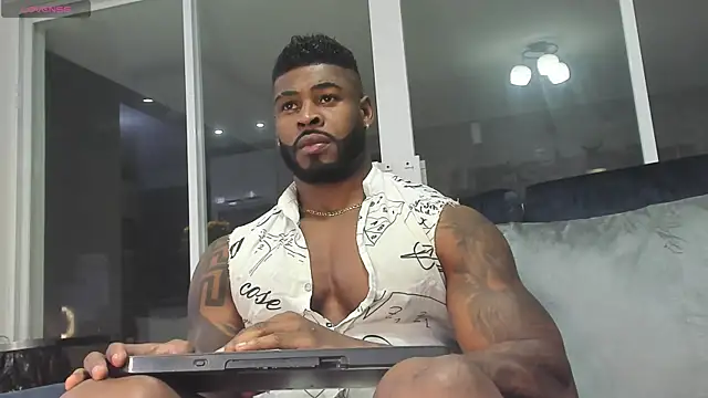 Snapshot of Makonneen chatting on December 2024 03:59:01 AM Makonneen online show from December 2024 03:59:01 AM