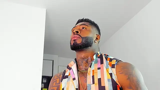 Snapshot of Makonneen chatting on November 2025 03:19:01 AM Makonneen online show from November 2025 03:19:01 AM