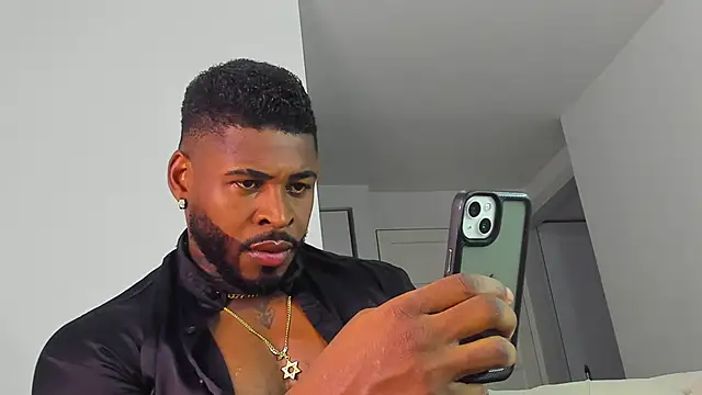 Snapshot of Makonneen chatting on November 2025 05:18:02 AM Makonneen online show from November 2025 05:18:02 AM