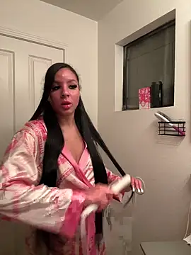 thatonelightskinn online show from March 2025 03:48:01 AM