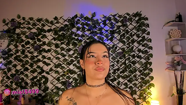 melody cute10 online show from December 2024 11:47:01 PM