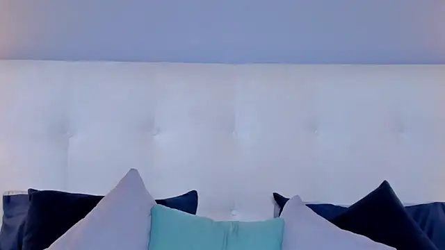 SaraaJhonsonn online show from February 2025 03:16:01 PM