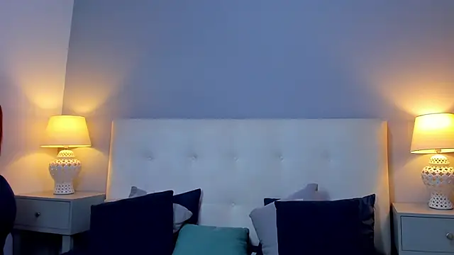 SaraaJhonsonn online show from September 2025 02:50:01 PM