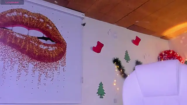 loly marce online show from December 2024 07:11:02 PM