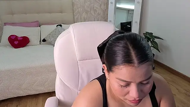 loly marce online show from September 2025 08:42:01 PM