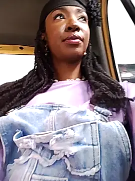 Snapshot of AbbyTomson chatting on October 2025 03:57:02 PM AbbyTomson online show from October 2025 03:57:02 PM